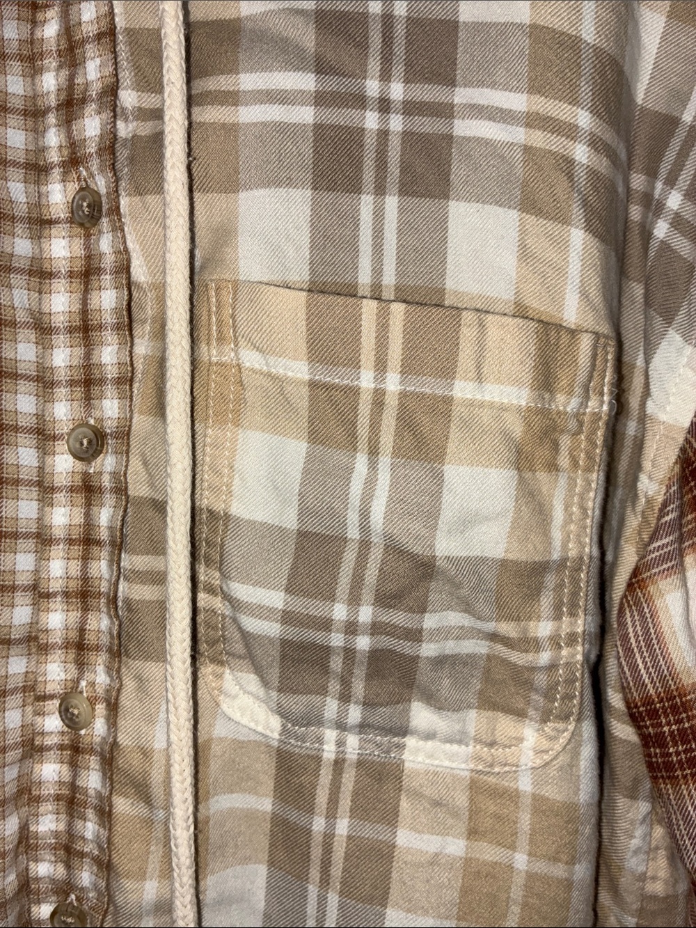 AE - Patchwork Plaid Hood Flannel - Picture 4 of 11